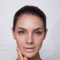 如何用Photoshop双曲线去处理前期不足的淡妆片子？